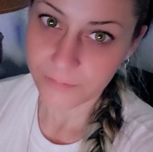 Meet your Posher, Patricia - Picture 2 of 4